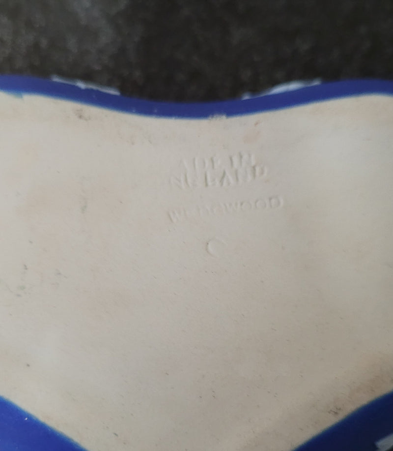 Antique Wedgwood heart shaped covered trinket box. In good original condition, please view photos as they help form part of the description.