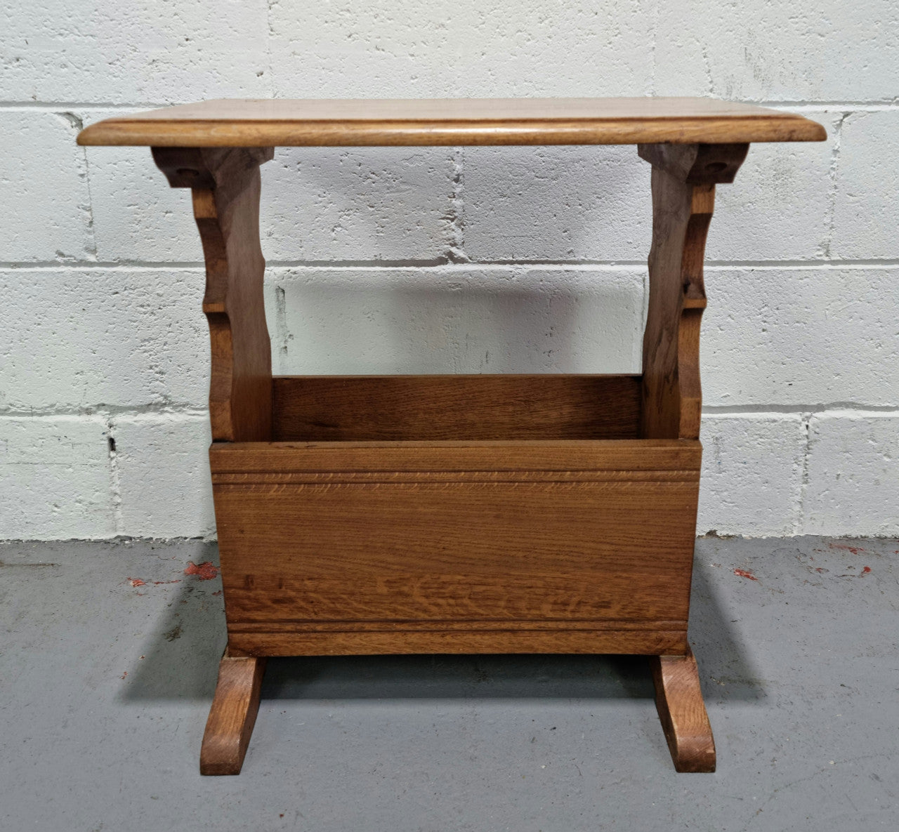 Arts & Crafts style magazine / newspaper rack side table. In very good original detailed condition.