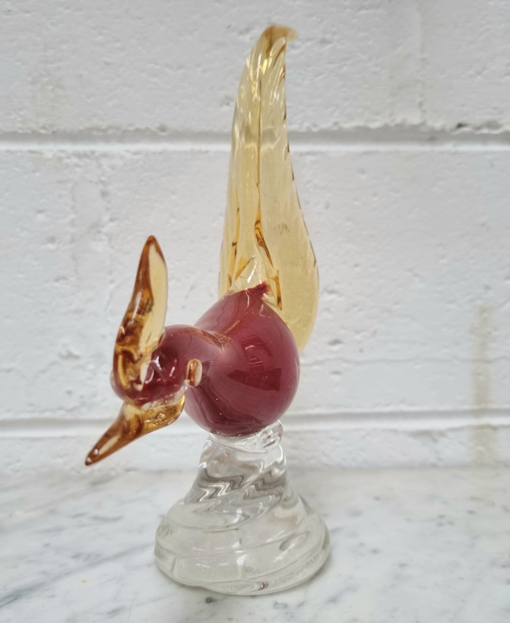 Beautiful Murano glass bird with its original sticker underneath in good original condition.