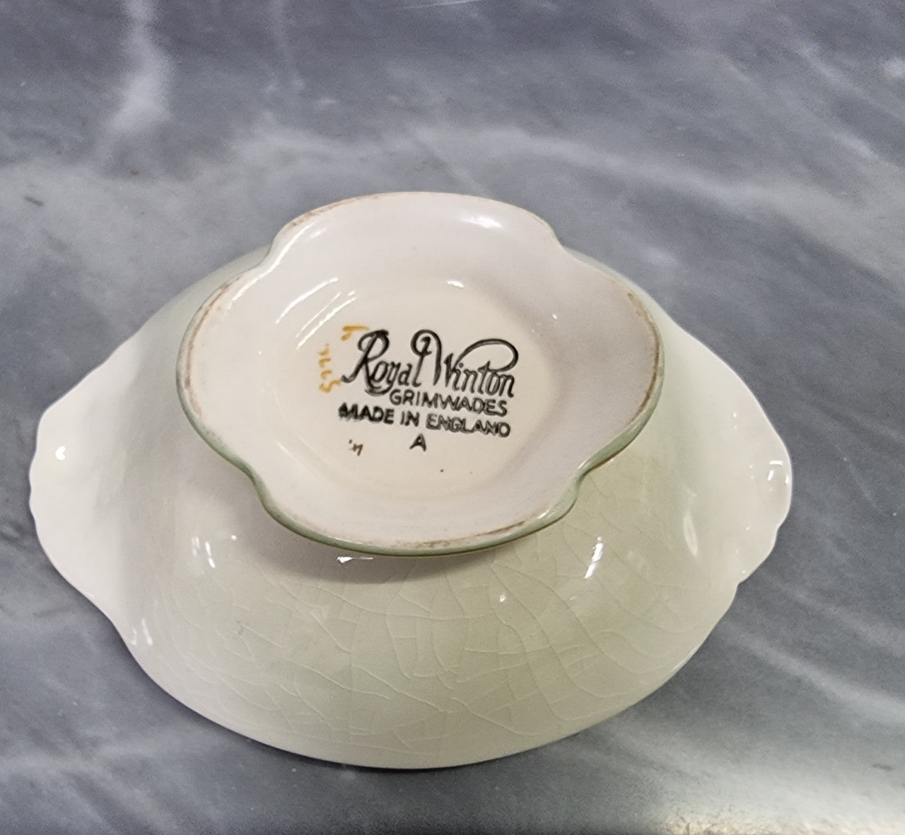 Lovely small Royal Winton tiger lily bowl, in great original condition.