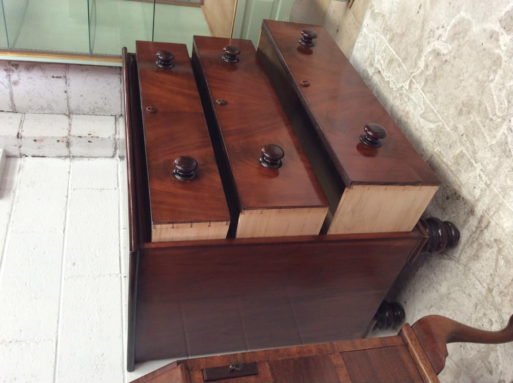 Georgian Flame Mahogany Chest Of Drawers