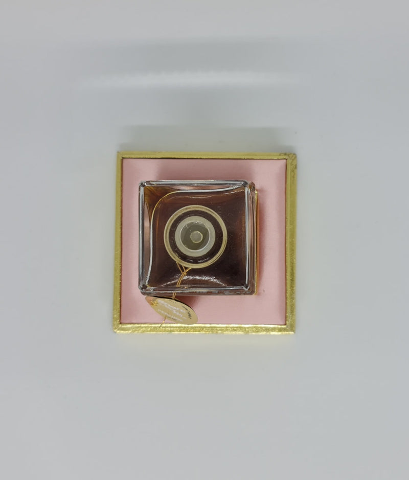 Beautiful Vintage snare "Mary Kay" French bottle of perfume. It is in amazing condition. Comes with pink and gold tray.