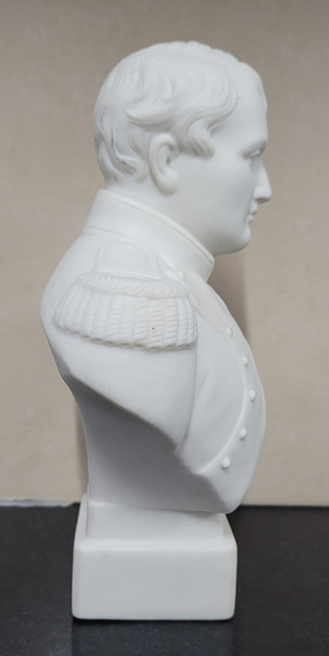Bust of Napoleon by Robinson & Leadbeater Stoke on Trent. Robinson & Leadbeater produced parian ware in Stoke on Trent from the mid 1880s, into the twentieth century. They were renown for the fine detail of their Victorian busts. This Napoleon bust is in good original condition, please view photos as they help form part of the description.