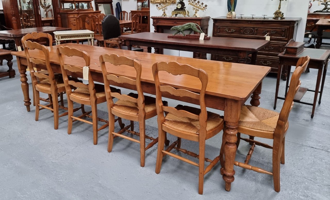 Fabulous Antique Australian Kauri pine farmhouse table that would easily seat 8 to 10 people. in good original detailed condition.