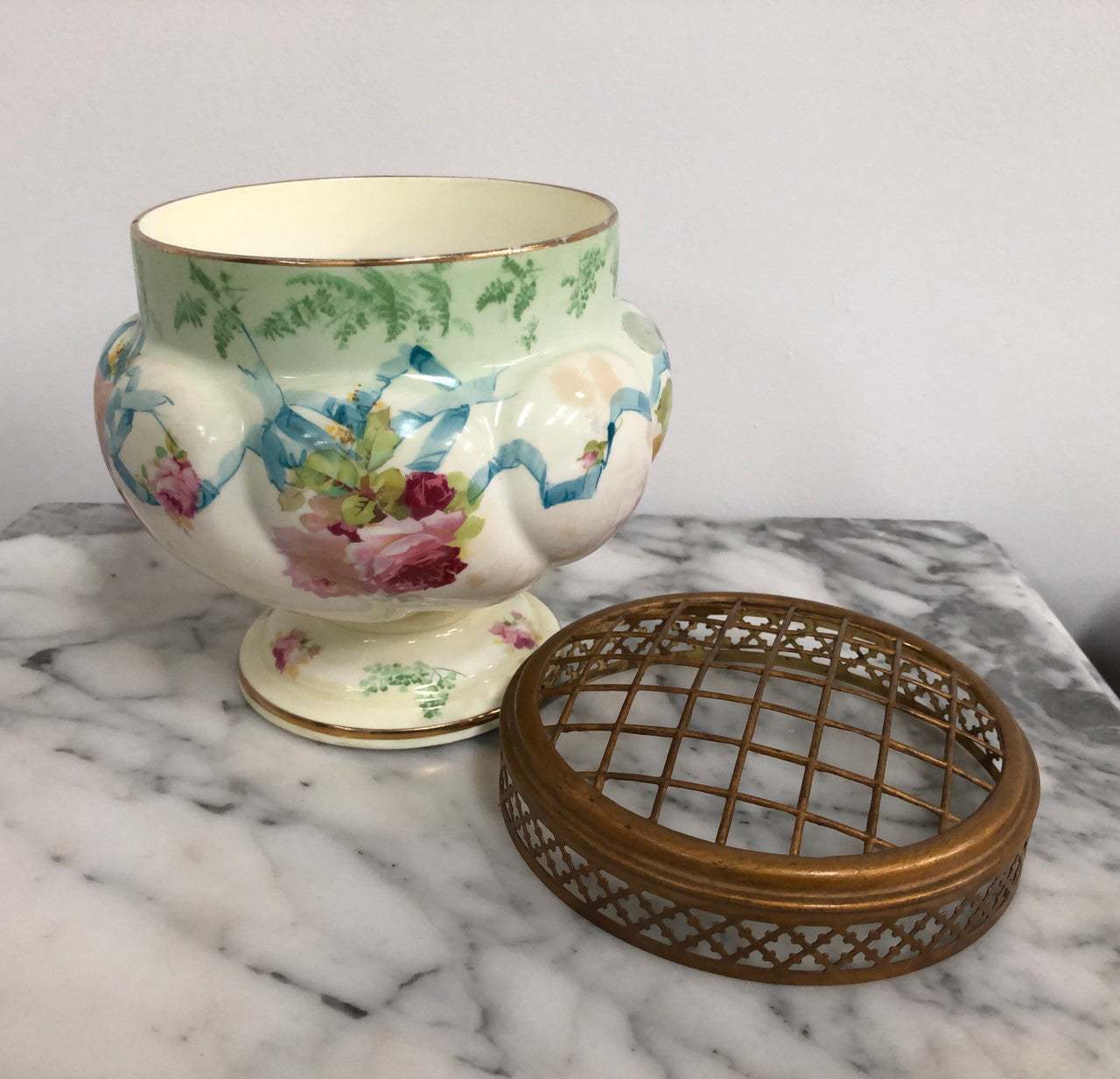 Beautiful Royal Doulton Posy bowl