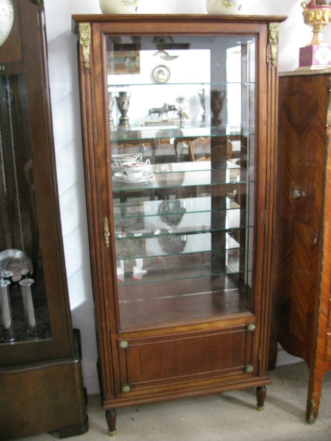French Vitrine