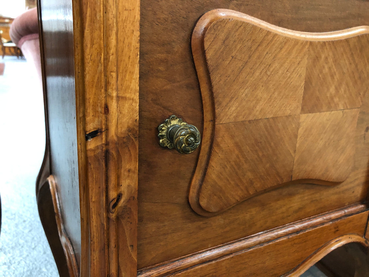 A beautiful pair of French walnut, marble top bedsides with a drawer and cupboard in good condition.
