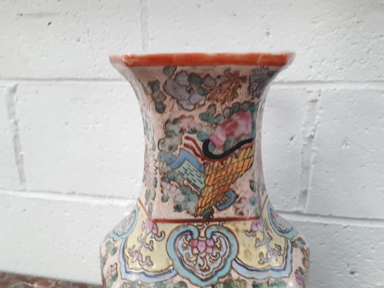 Antique Chinese export 19th Century hand-painted Famille Jaune vase. Chien-Lung seal mark to (1736-1795)