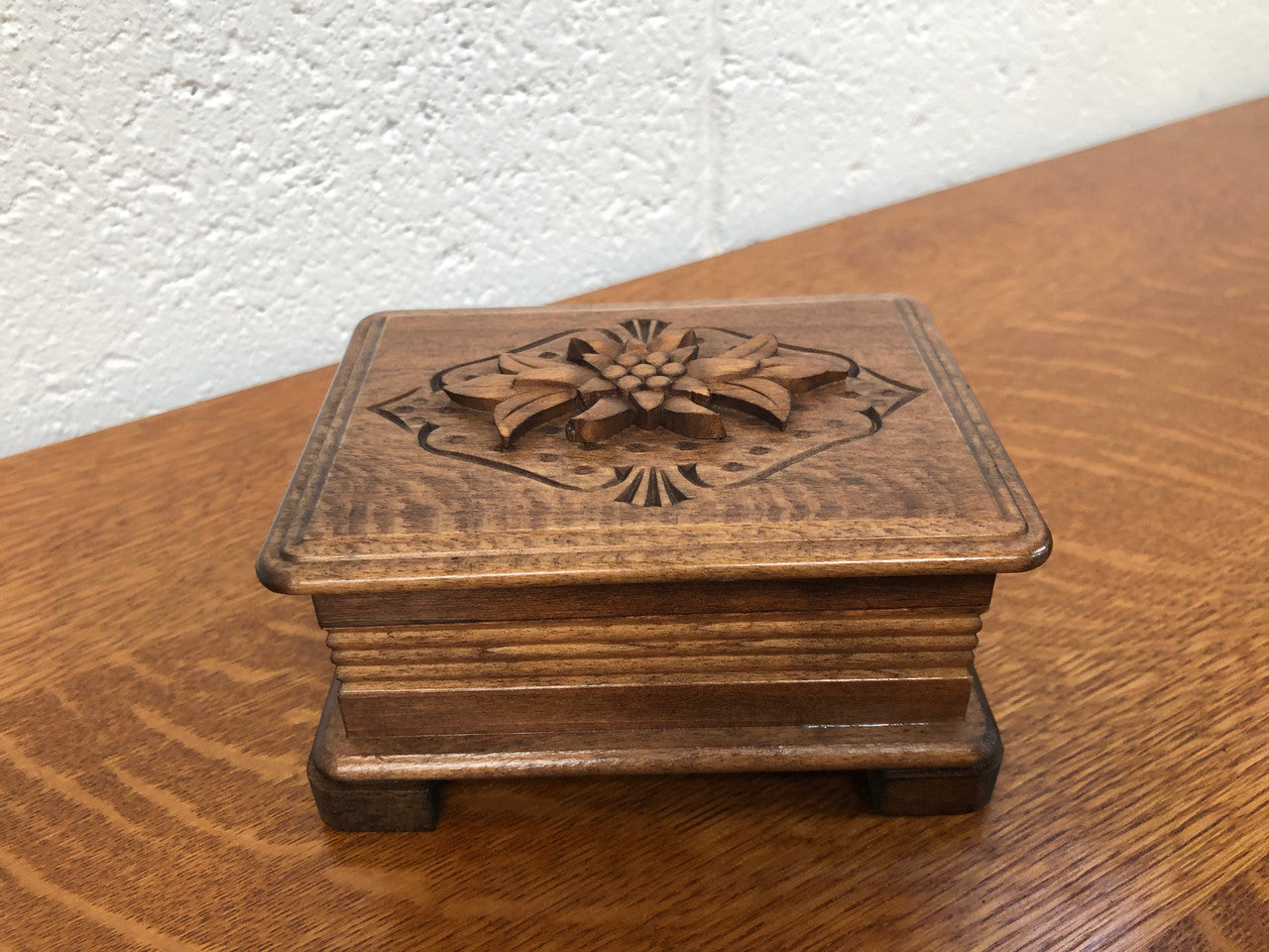Beautiful Swiss carved wooden musical trinket box. In good clean original working condition.