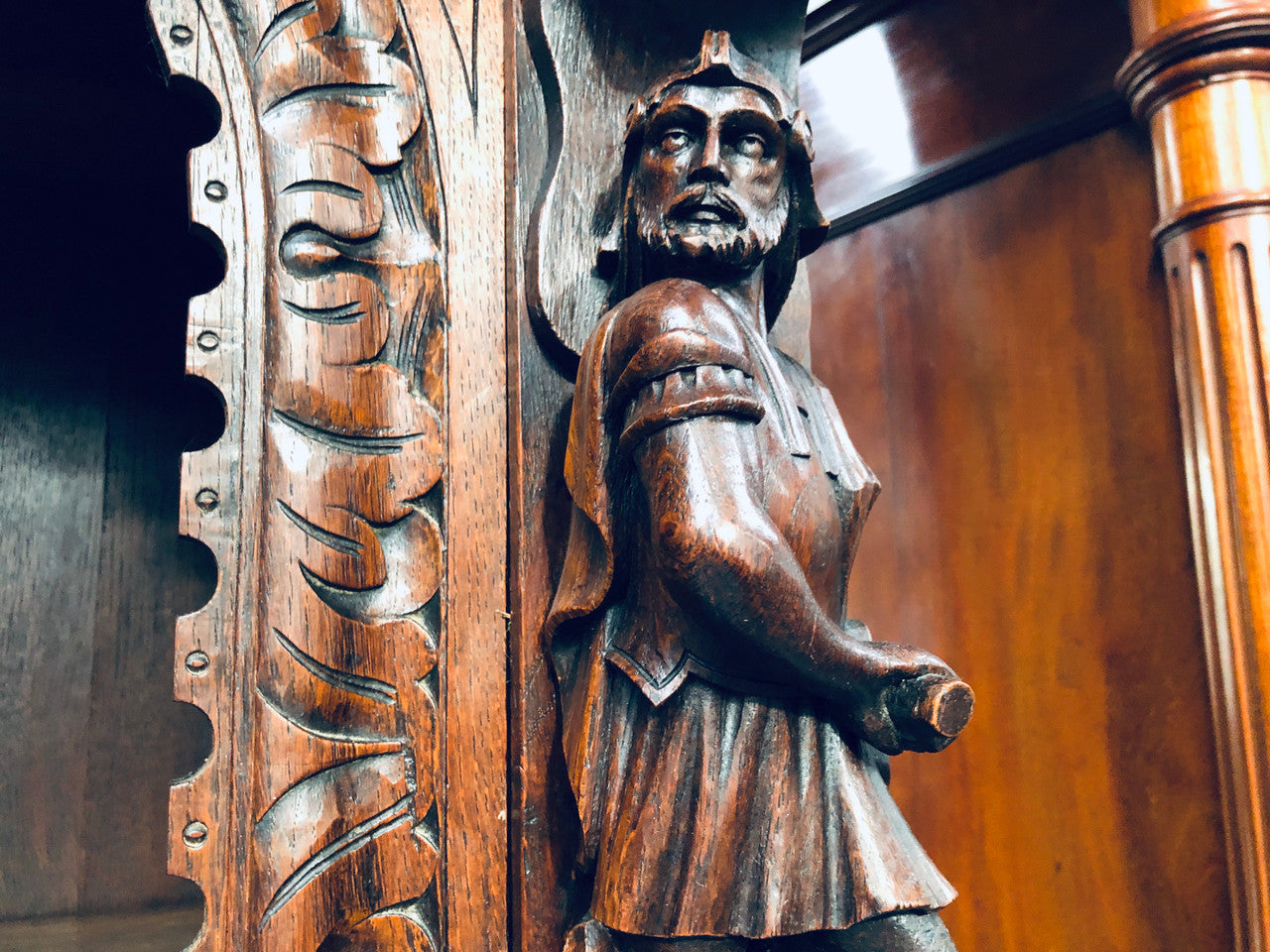 Amazing dark Oak heavily carved Gothic style bookcase with lovely details and adjustable shelves in good original detailed condition. The doors currently have no glass which can easily be added or be left with open shelves.