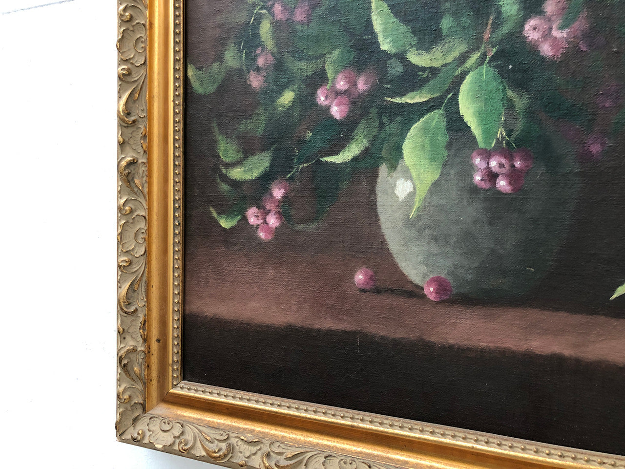 Beautiful signed framed oil on board in a gilt frame in good condition.