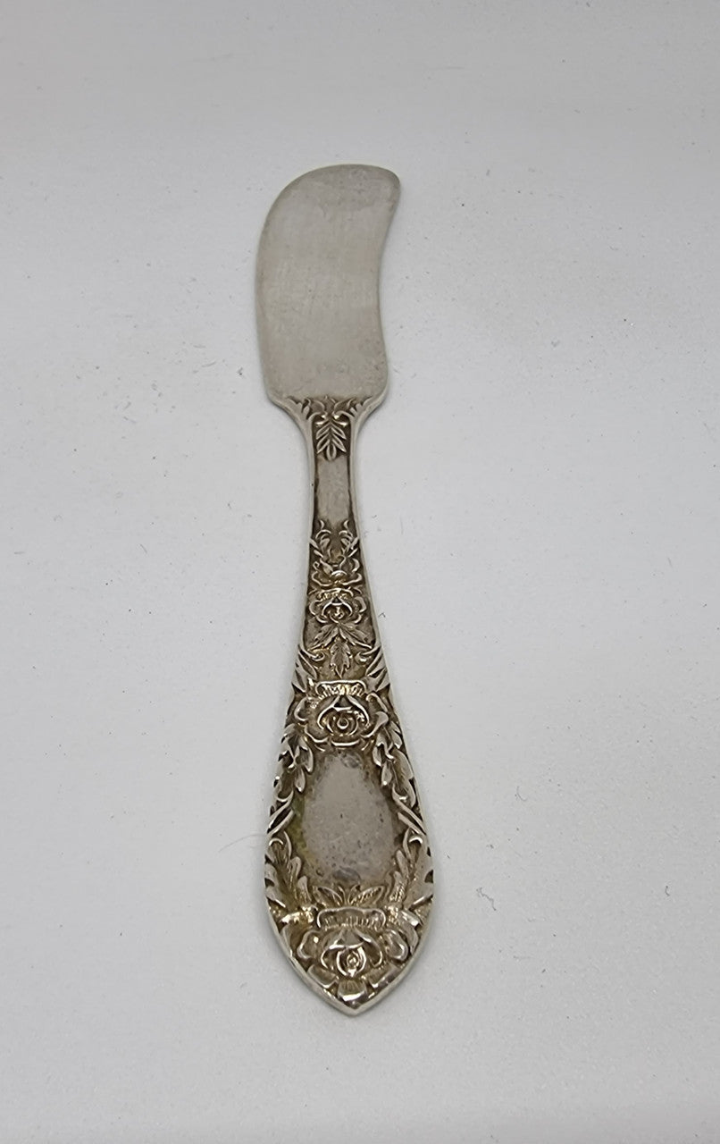 Very decorative American Kirk and Sons sterling silver butter knife in good original condition.