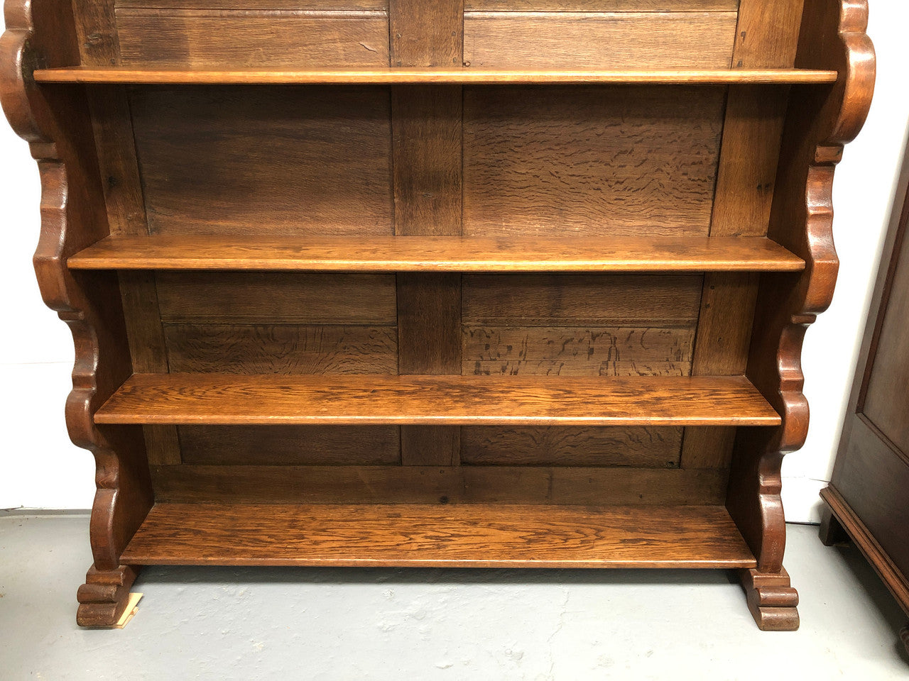 Fabulous early 19th century French Oak open shelf bookcase, with four shelves and hidden shelf at the top with two sliding doors. In very good original detail condition.