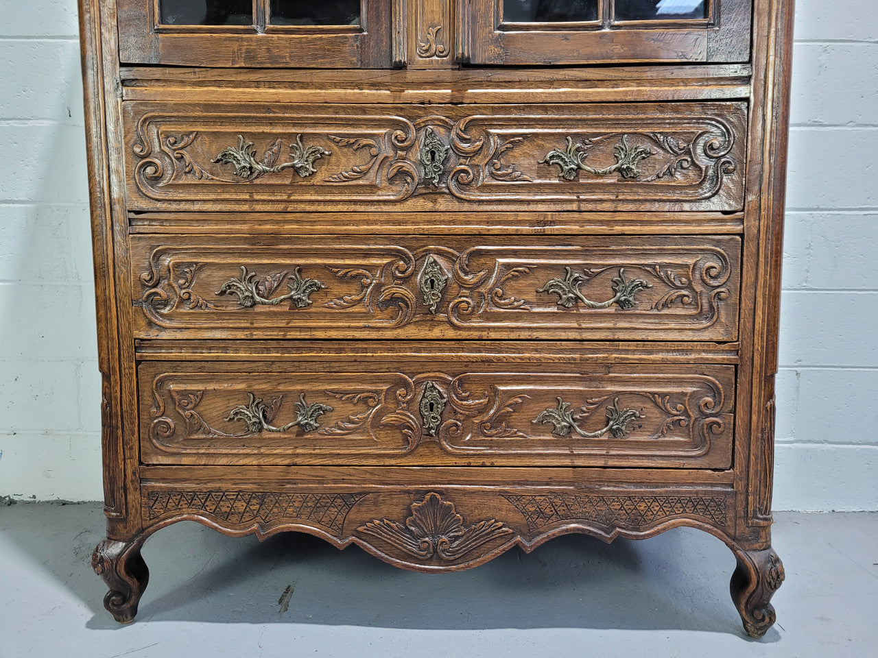 Rare French 18th Century Louis XVth style Oak linen press / display / cupboard. In very good original detailed condition.