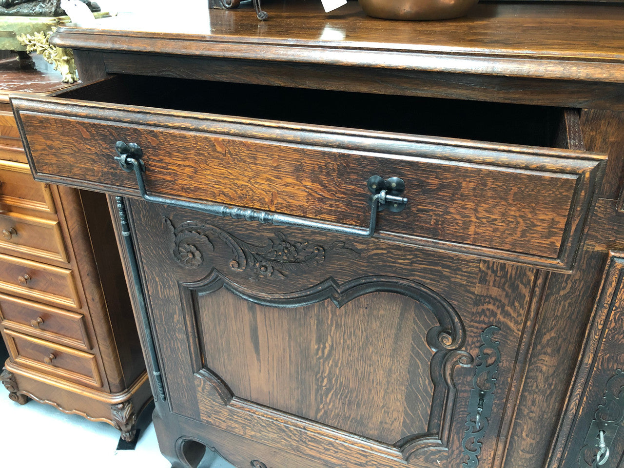 Grand 19th century Oak French kitchen dresser. A beautiful very practical piece with loads of storage havings three large shelves, three large drawers and three shelves for displaying items. It has been sympathetically restored and is in good detailed condition.