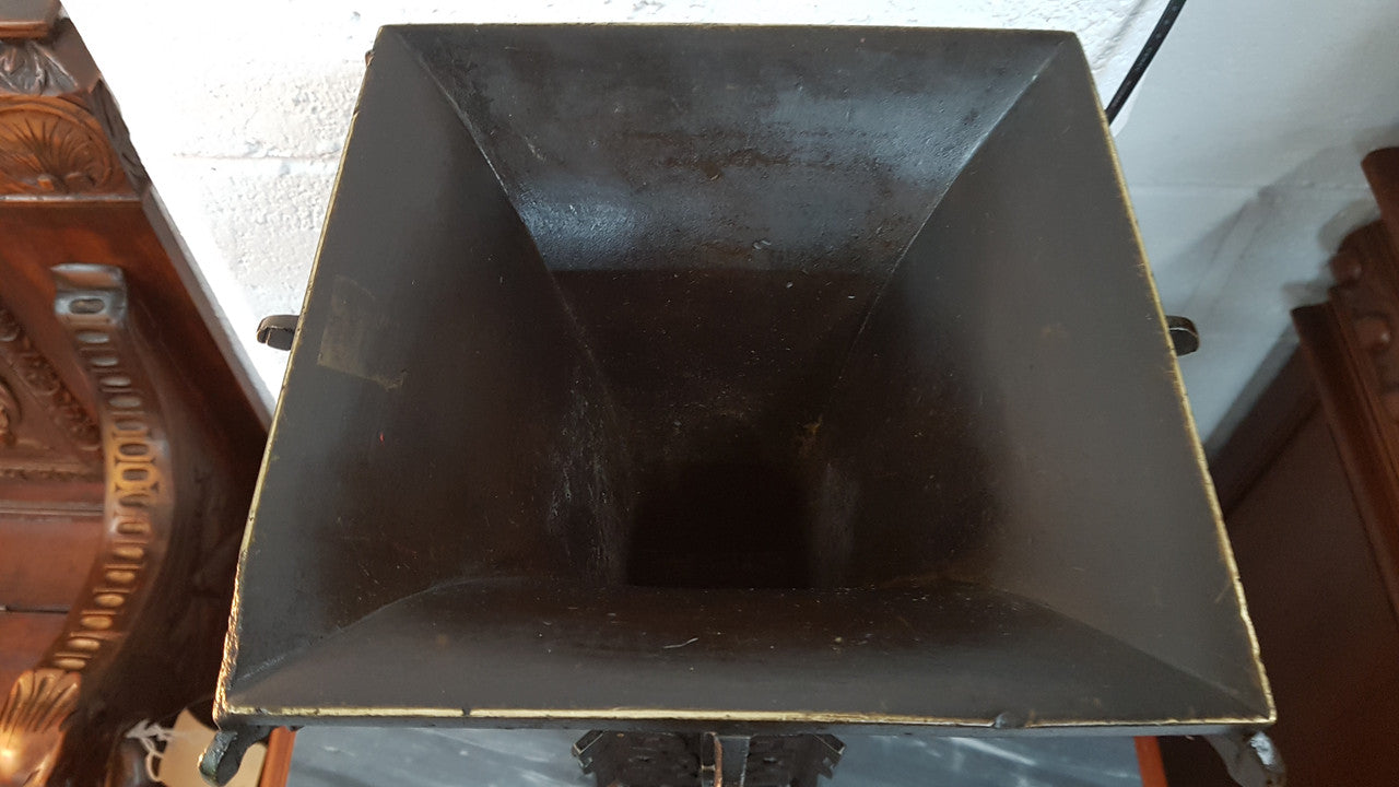 Very Heavy Decorative Chinese Bronze Vase