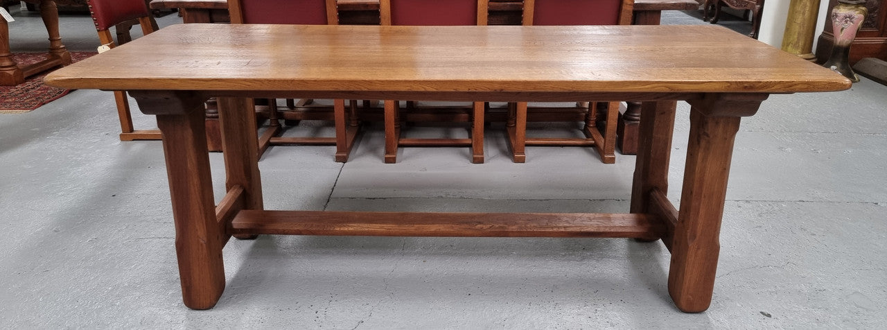 French Oak Farmhouse table with a beautiful pedestal base and can easily be extended by adding extension leaves at both ends. In good original restored condition.
