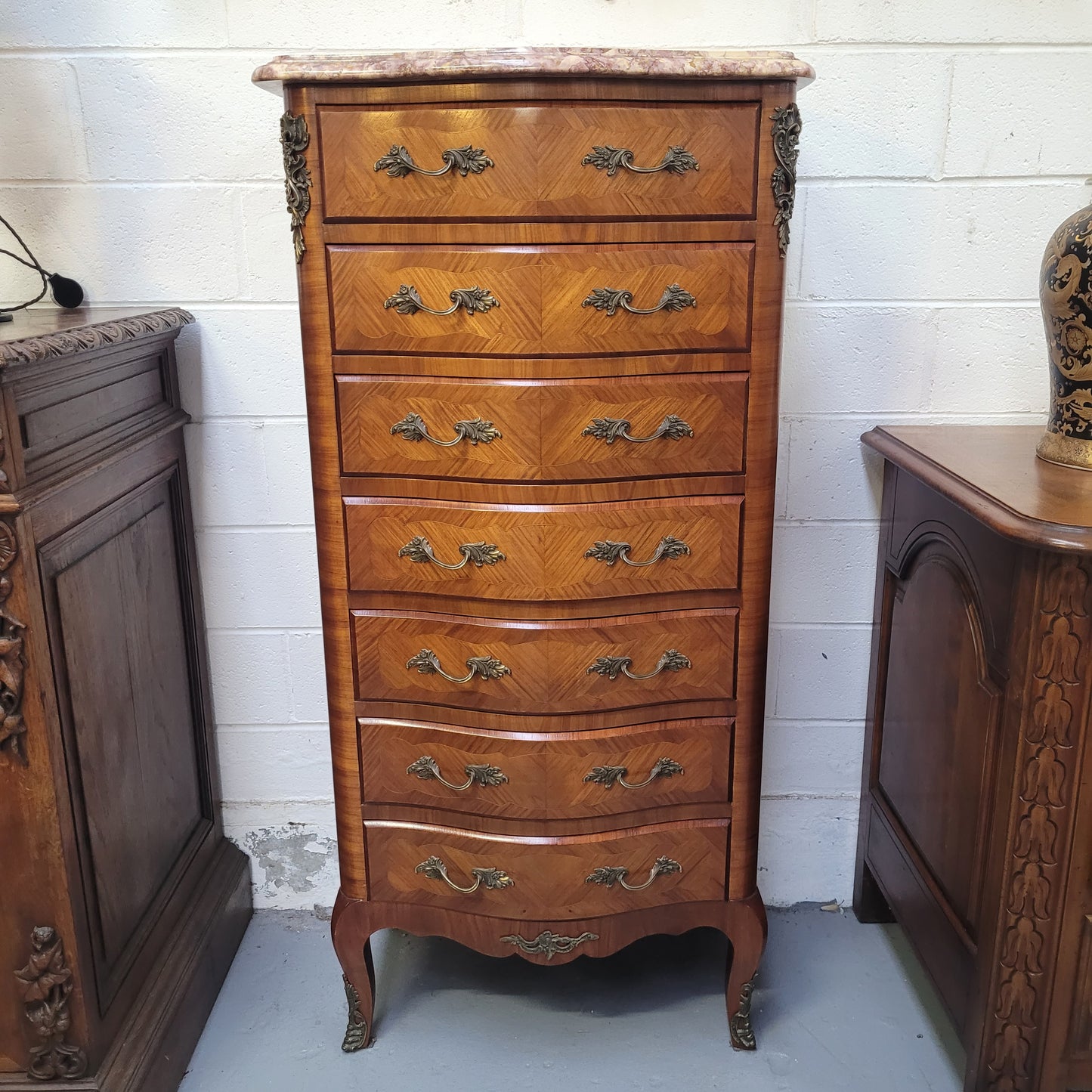 Lovely Louis XV style seminar with a beautiful marble top and decorative ormolu mounts. From circa 1930's and has been fully restored.