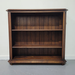 Stunning and hard to find French Oak open bookcase with 2 shelves, it is also in great original detailed condition.  Please view photos as they form part of the description.