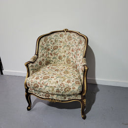 Vintage Louis XV style armchair with stunning upholstery. It is in great original condition. Please see photos as they form part of the description.