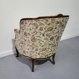 Vintage Louis XV style armchair with stunning upholstery. It is in great original condition. Please see photos as they form part of the description.