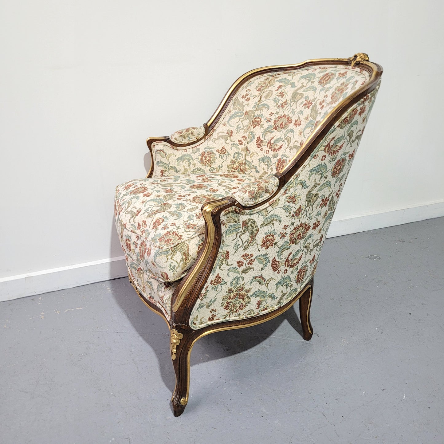 Vintage Louis XV style armchair with stunning upholstery. It is in great original condition. Please see photos as they form part of the description.