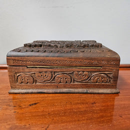 Antique hand carved trinket/ jewellery box. In good original condition, please view photos as they help form part of the description. 