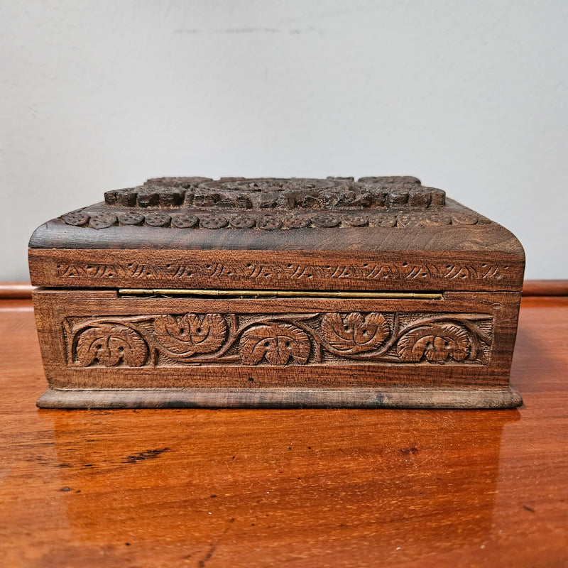 Antique hand carved trinket/ jewellery box. In good original condition, please view photos as they help form part of the description. 