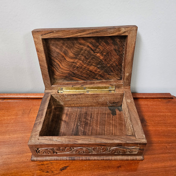 Antique hand carved trinket/ jewellery box. In good original condition, please view photos as they help form part of the description. 