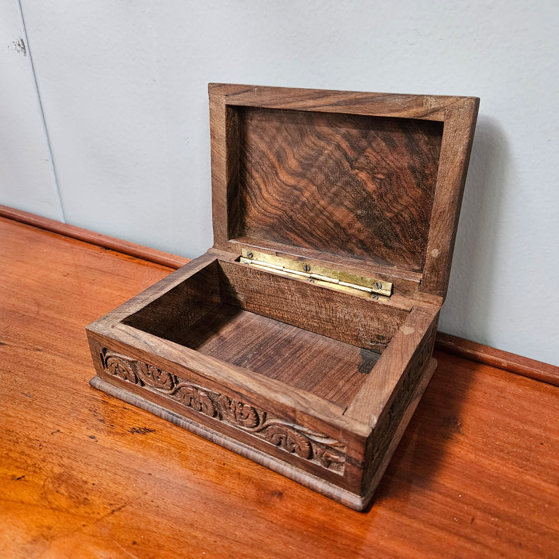 Antique hand carved trinket/ jewellery box. In good original condition, please view photos as they help form part of the description. 