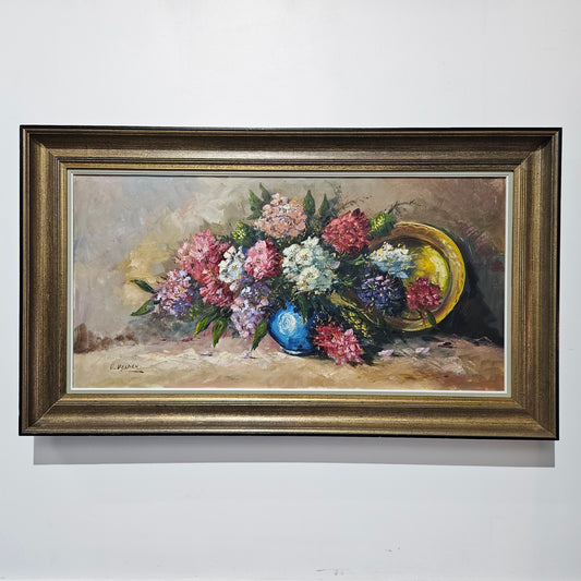 Stunning large floral oil on canvas painting in great original condition. Please see photos as they form part of the description 