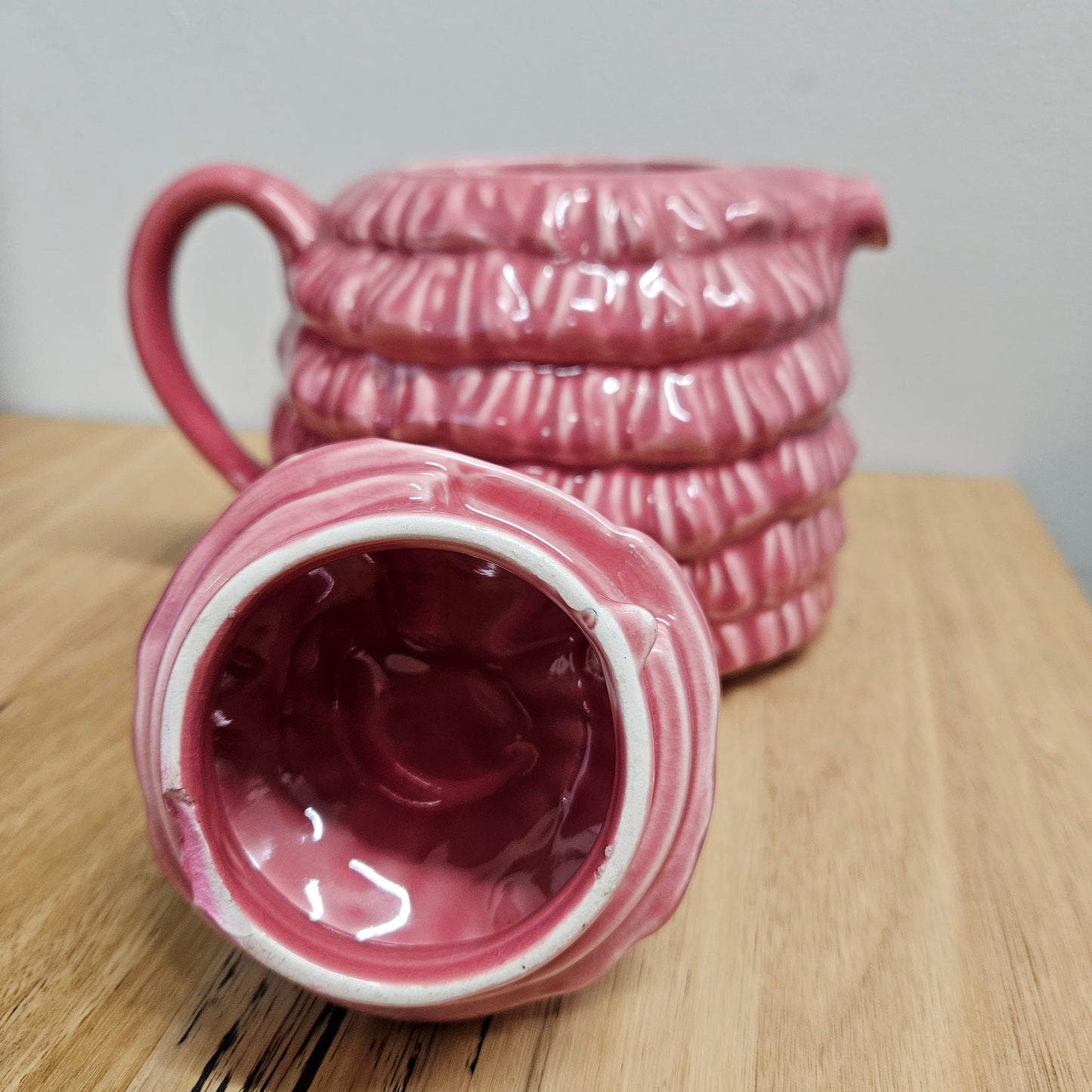 Pretty pink dainty lady English tea pot. There is a chip on the rim of lid, please see photos as they form part of the description. 