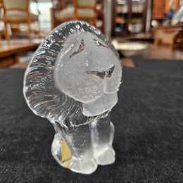Stunning Royal Krona Sweden Crystal Lion Paperweight.