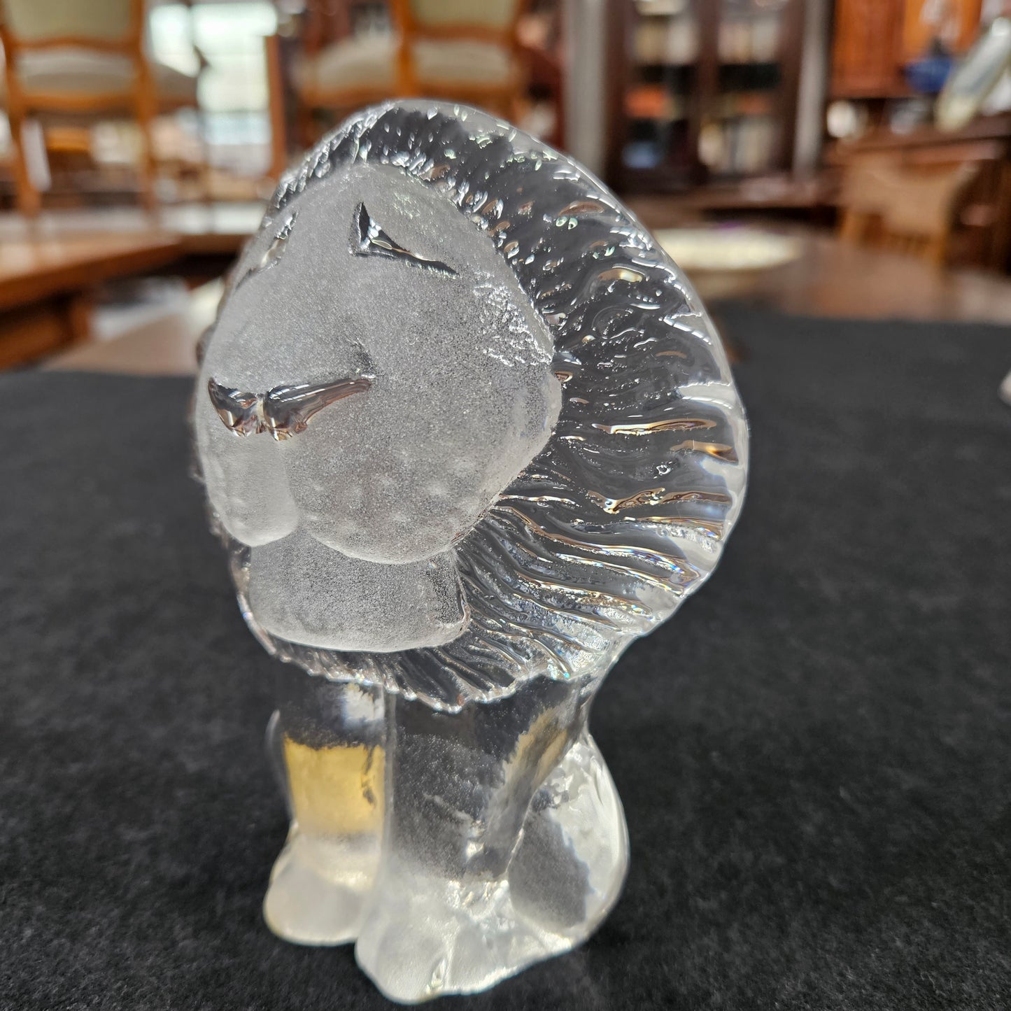 Stunning Royal Krona Sweden Crystal Lion Paperweight.
