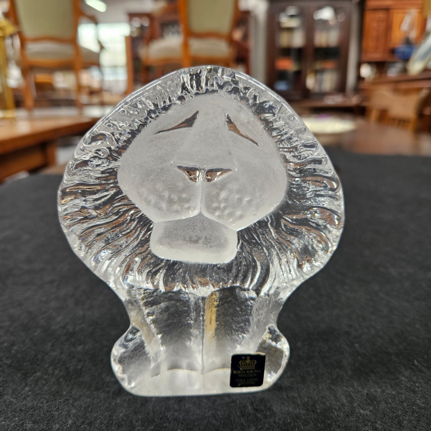 Stunning Royal Krona Sweden Crystal Lion Paperweight.