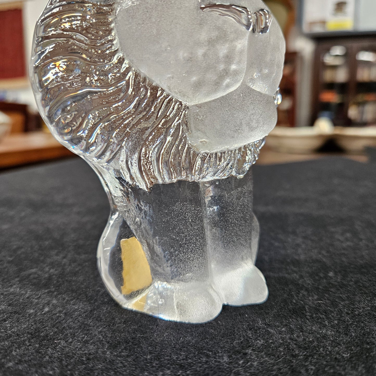 Stunning Royal Krona Sweden Crystal Lion Paperweight.