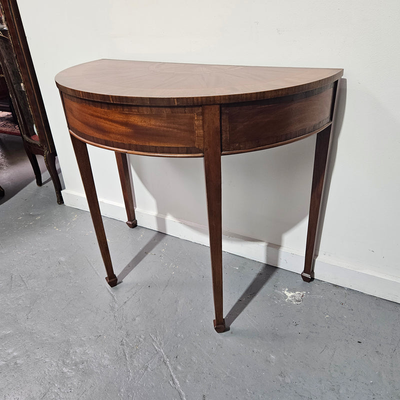 Lovely vintage one drawer Georgian style semicircle table in great original detailed condition. Please see photos as they form part of the description.