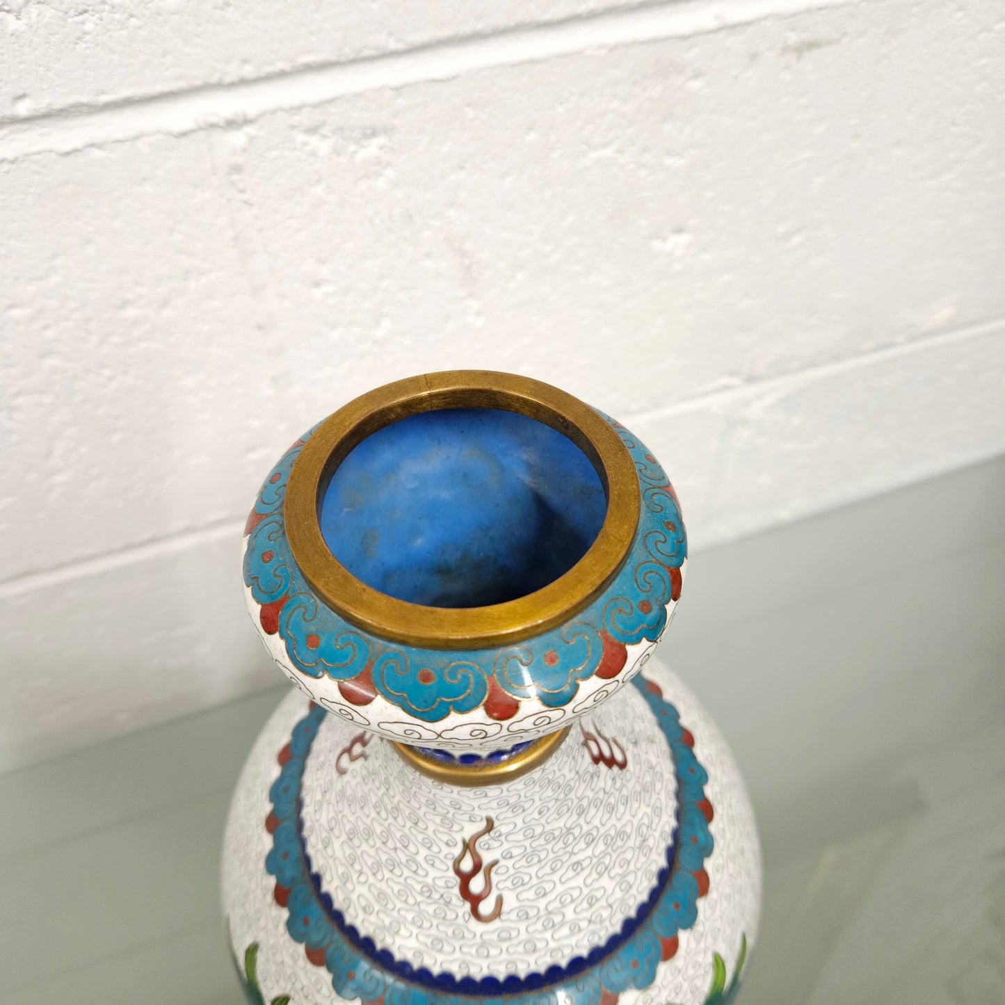 Stunning Vintage Chinese Cloisonné Vase decorated with 5 toed dragon.  Please see photos as they form part of the description.