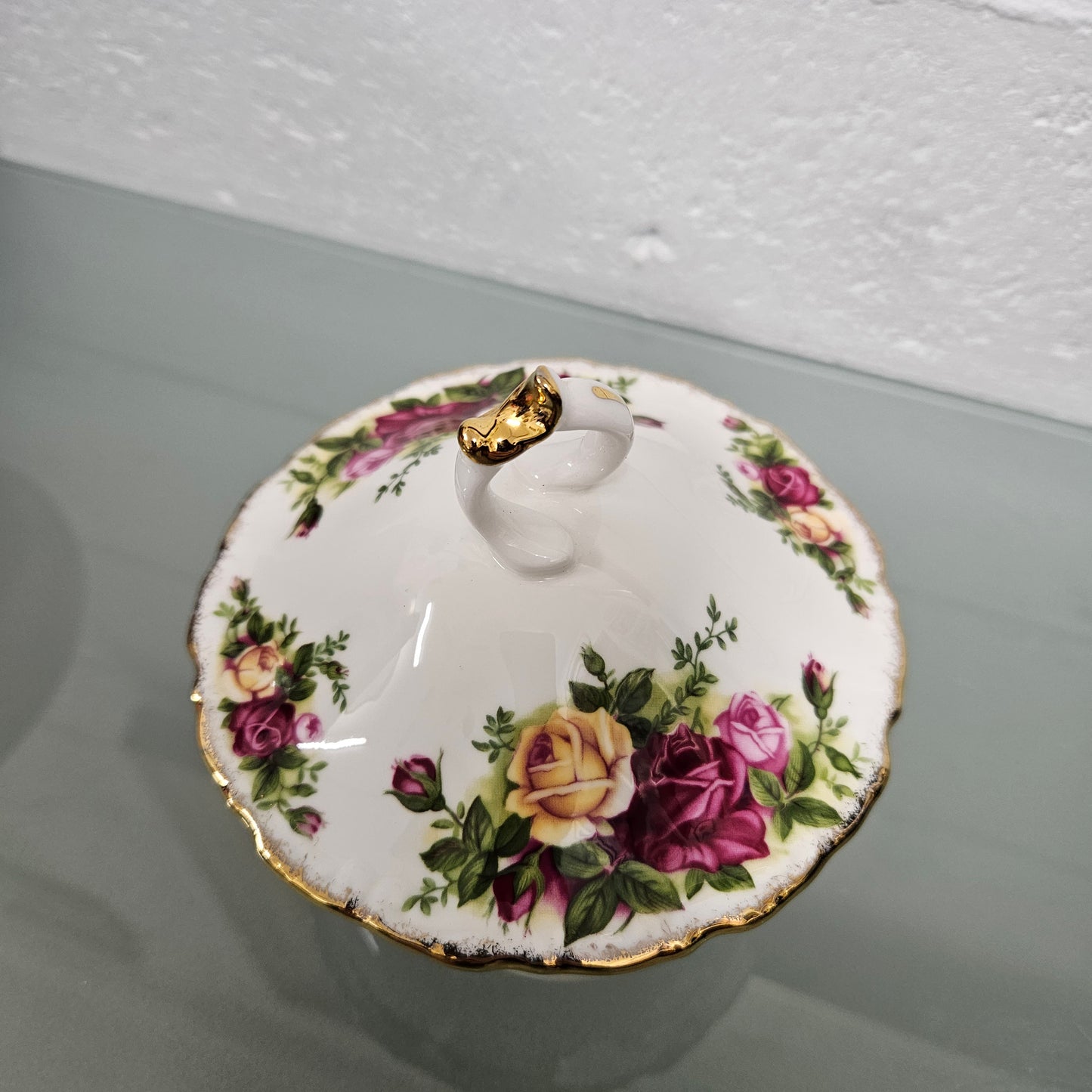 Royal Albert "Old Country Roses" small covered bowl.  Please see photos as they form part of the description.