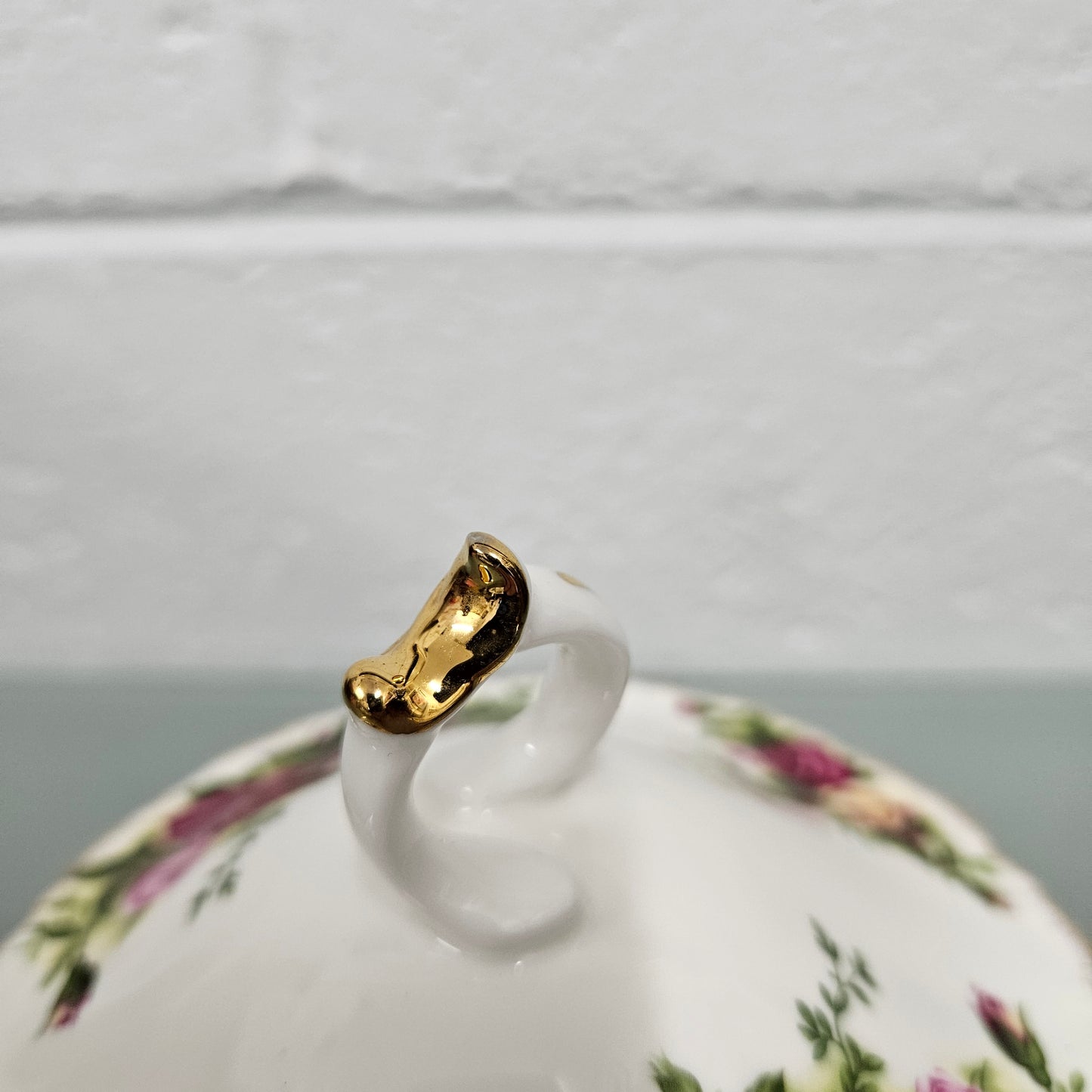 Royal Albert "Old Country Roses" small covered bowl.  Please see photos as they form part of the description.