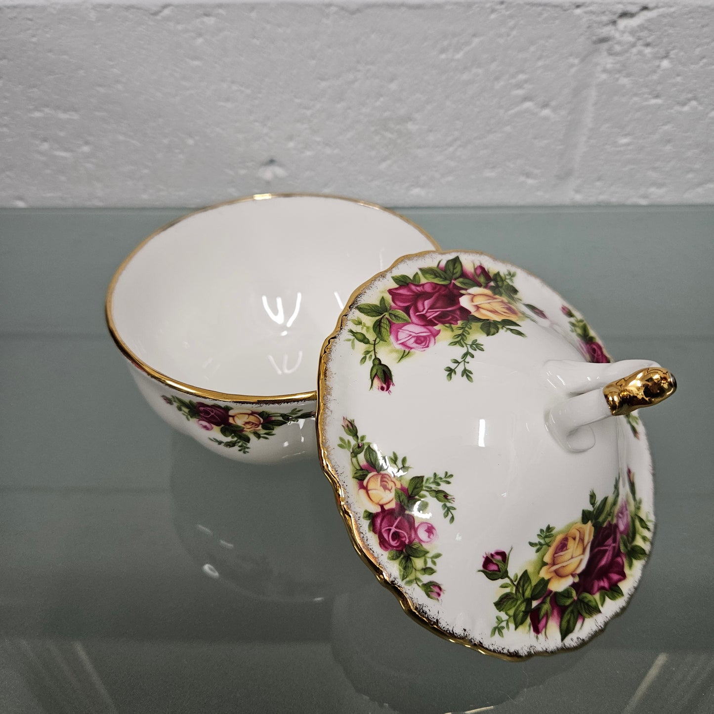 Royal Albert "Old Country Roses" small covered bowl.  Please see photos as they form part of the description.