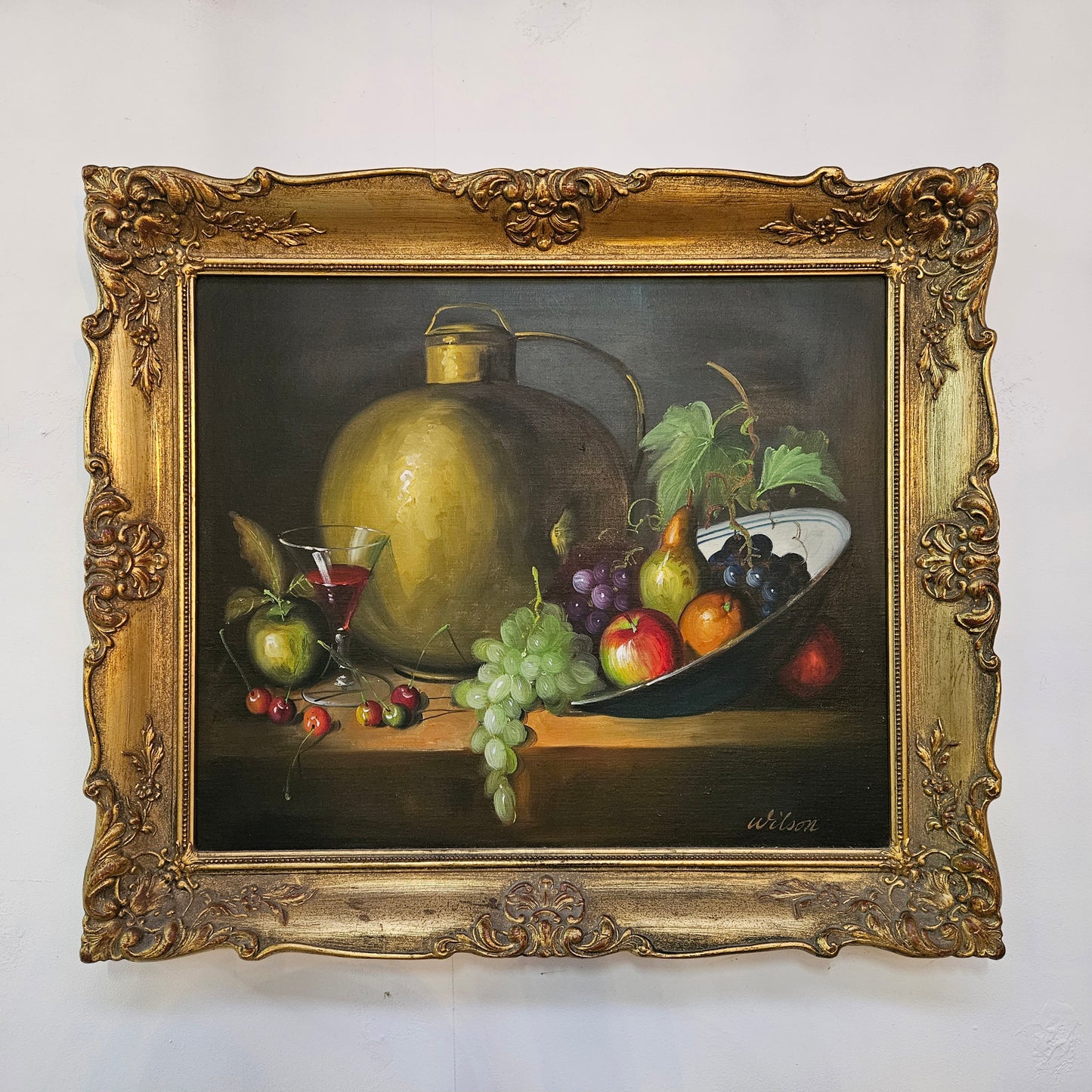 Lovely vintage oil still life on canvas painting in a gilt frame, sourced in France. In good original condition. Please see photos as it form part of the description.