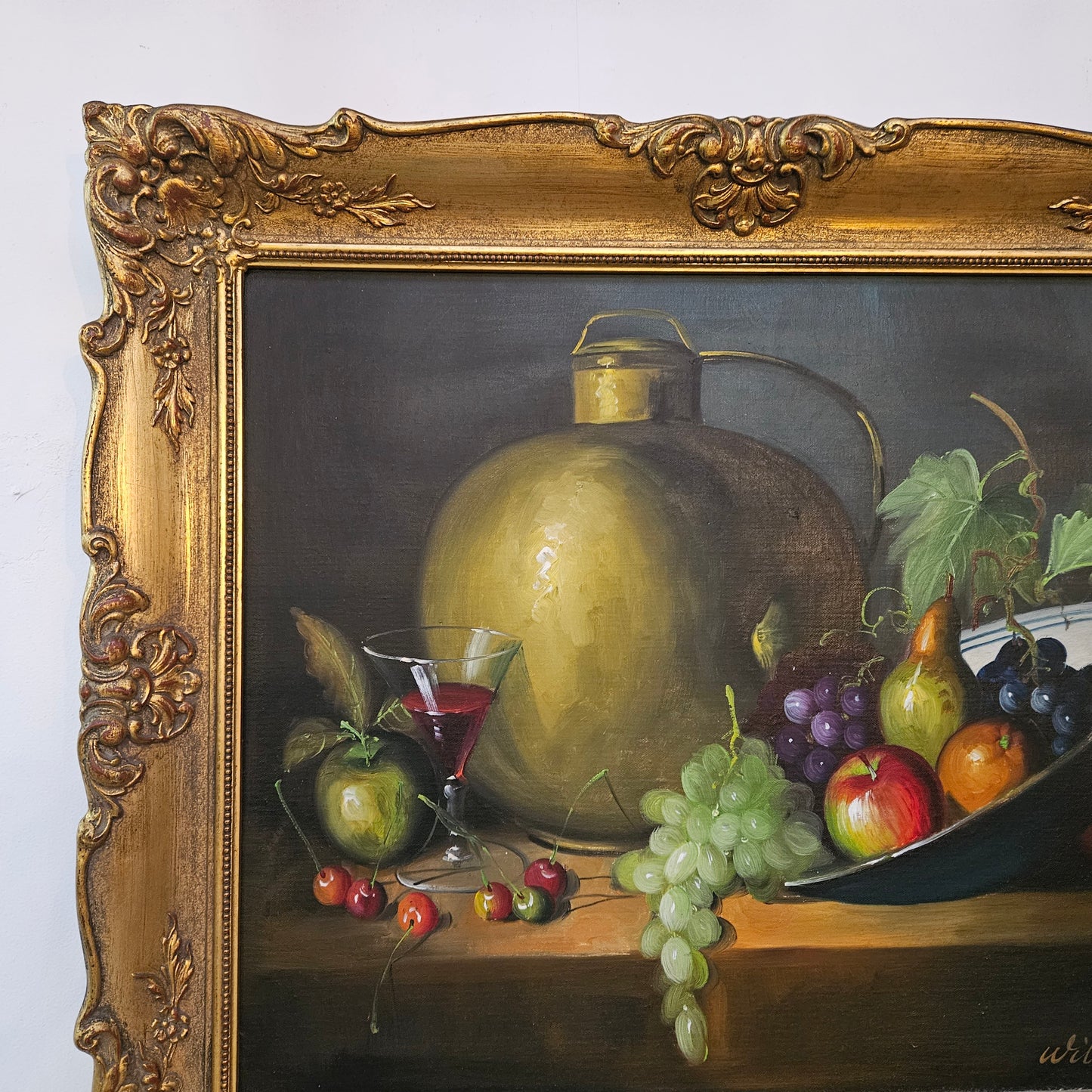 Lovely vintage oil still life on canvas painting in a gilt frame, sourced in France. In good original condition. Please see photos as it form part of the description.