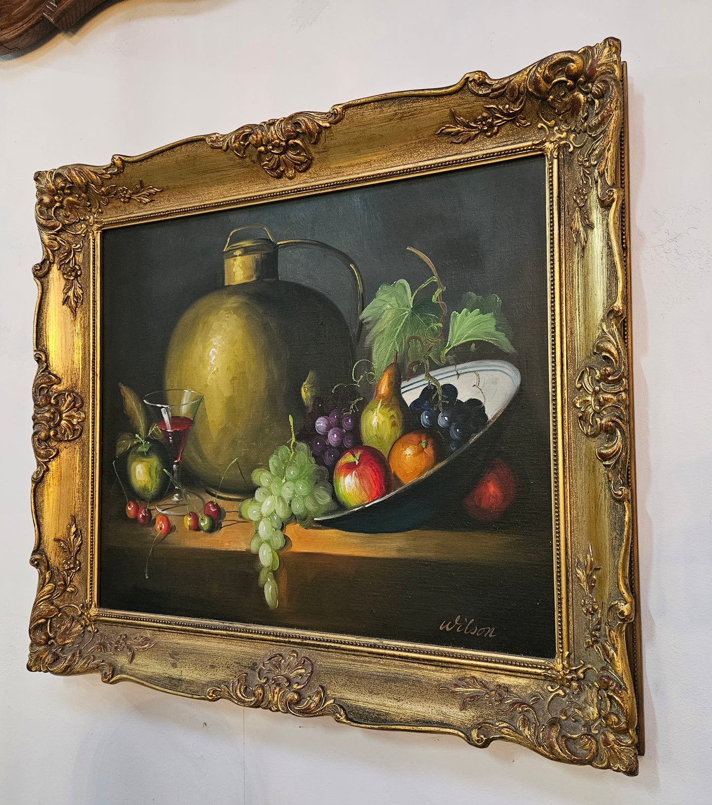 Lovely vintage oil still life on canvas painting in a gilt frame, sourced in France. In good original condition. Please see photos as it form part of the description.