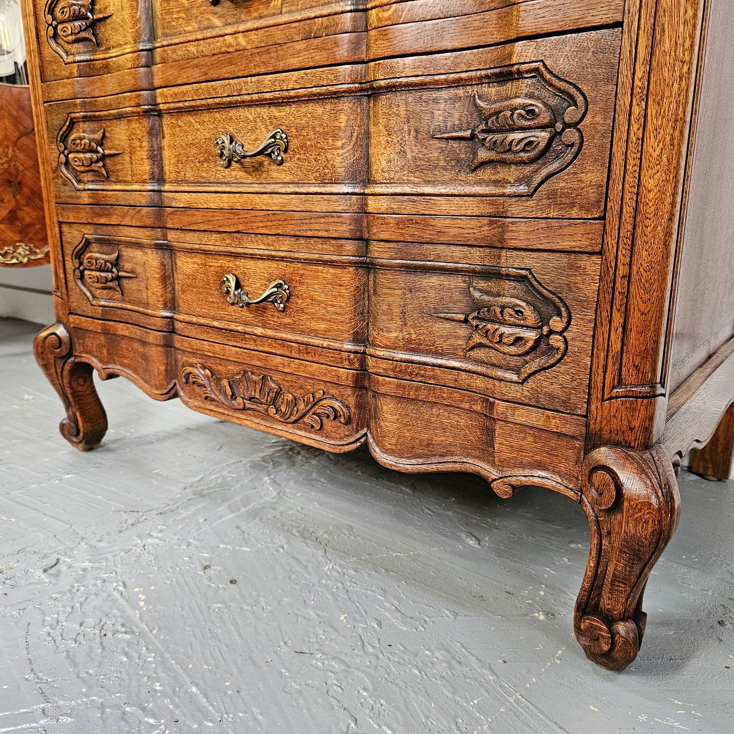 Lovely Provincial Oak Chest Of Four Drawers