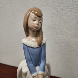 Nao by Lladro Girl Holding Straw Hat | Antique & Vintage | Moonee Ponds Antiques | Australia Wide Delivery