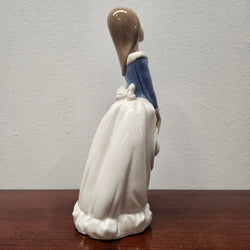 Nao by Lladro Girl Holding Straw Hat | Antique & Vintage | Moonee Ponds Antiques | Australia Wide Delivery
