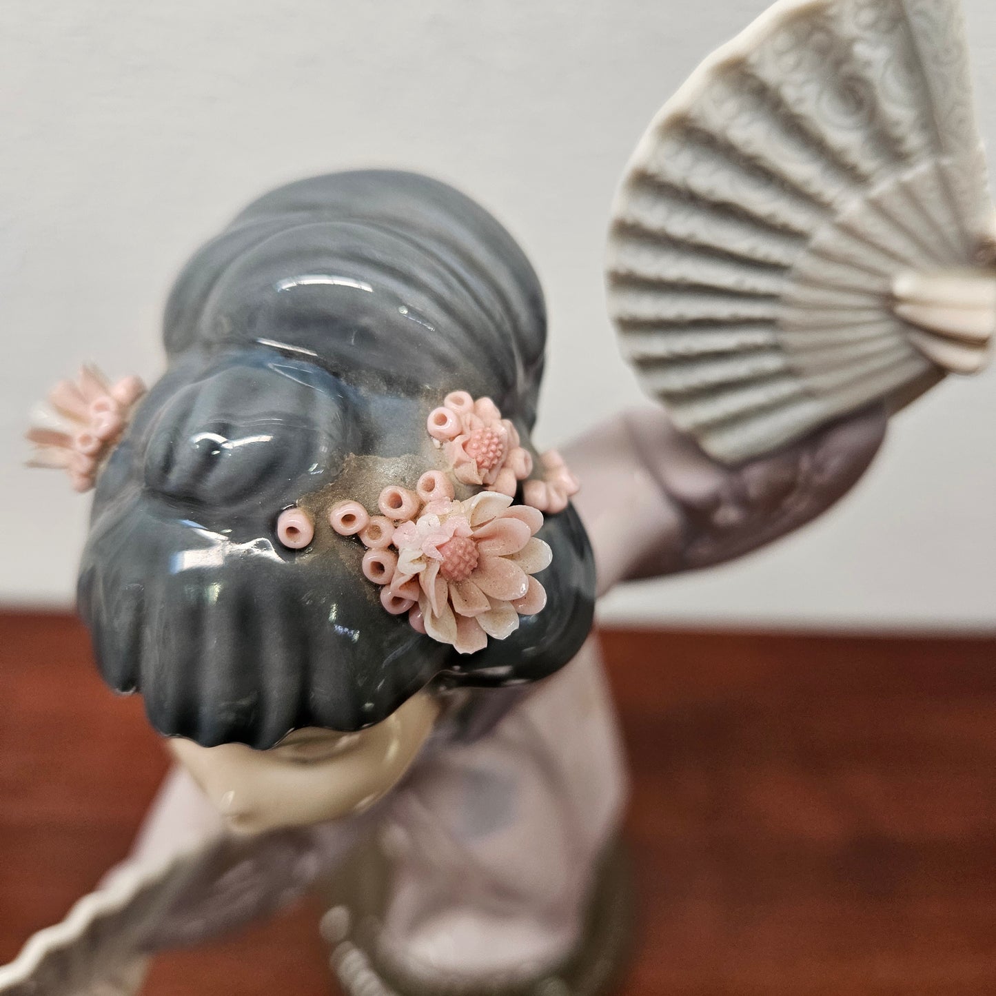 Stunning Lladro Geisha Dancing Girl with fans.