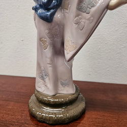 Stunning Lladro Geisha Dancing Girl with fans. | Antique & Vintage | Moonee Ponds Antiques | Australia Wide Delivery