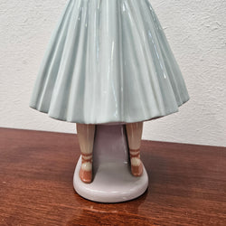 Lladro Figurine Ballerina "First Step Ballerina Girl" | Antique & Vintage | Moonee Ponds Antiques | Australia Wide Delivery